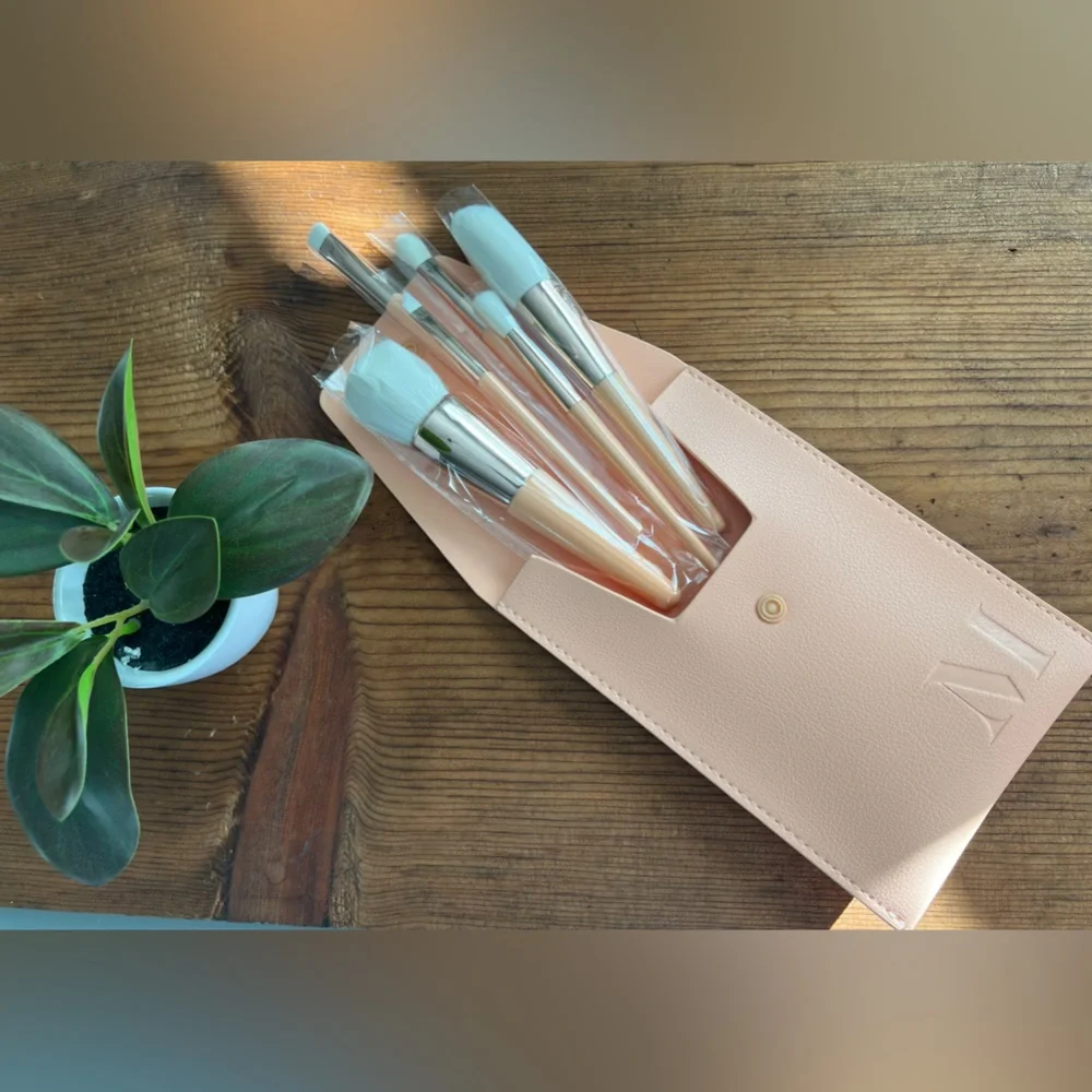 Morphe Aurascape 6 piece brush set NWT